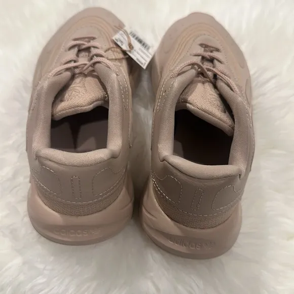 adidas Originals Ozelia El C Kids Size 2.5 Color Wontau/Taumer NWT 🥳HP✨