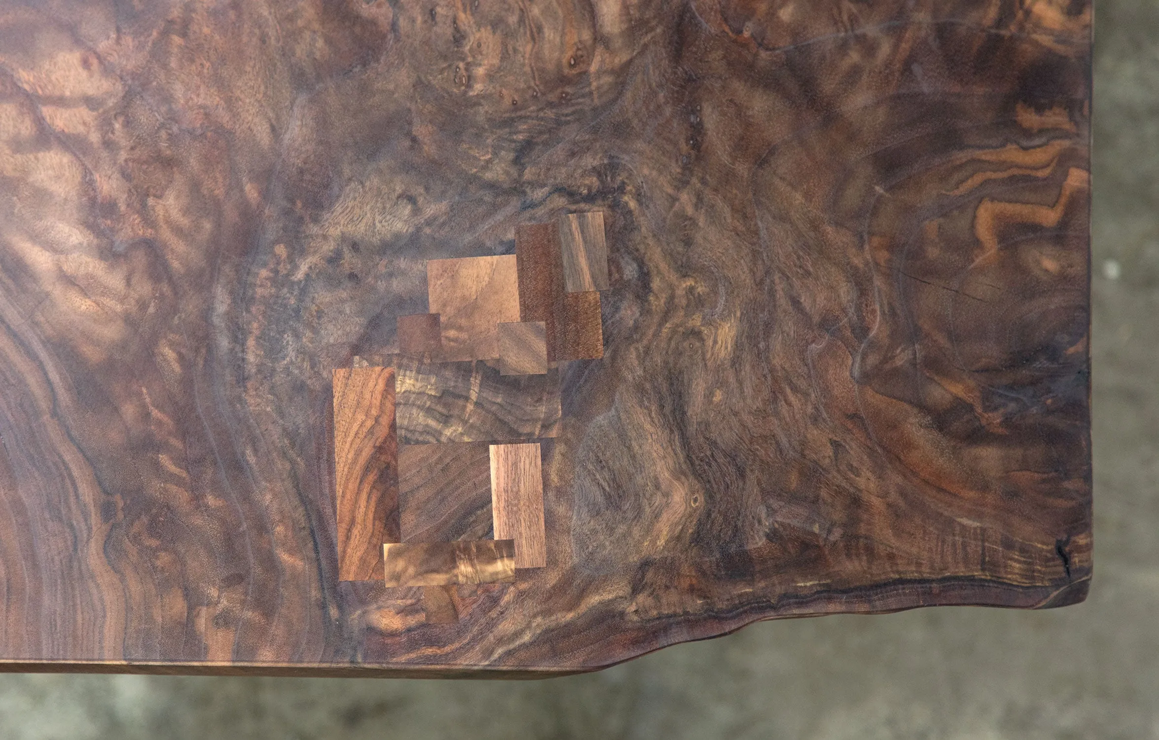 CRITICAL MASS DINING TABLE