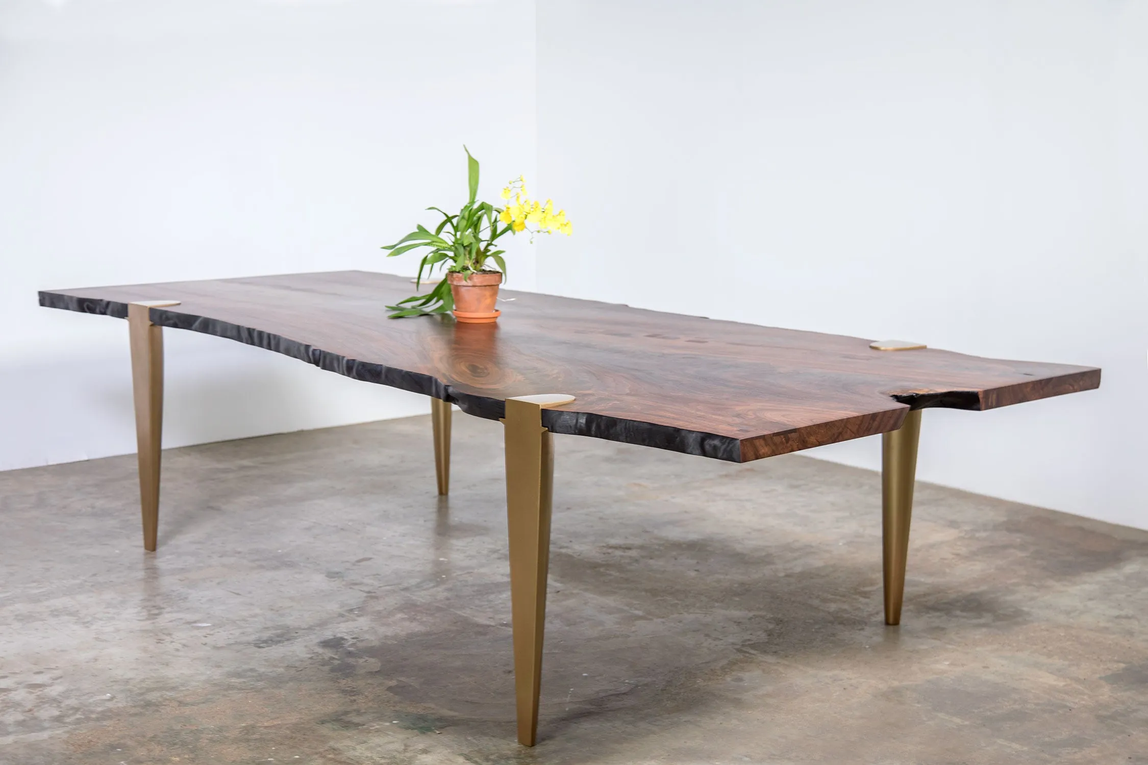 CRITICAL MASS DINING TABLE