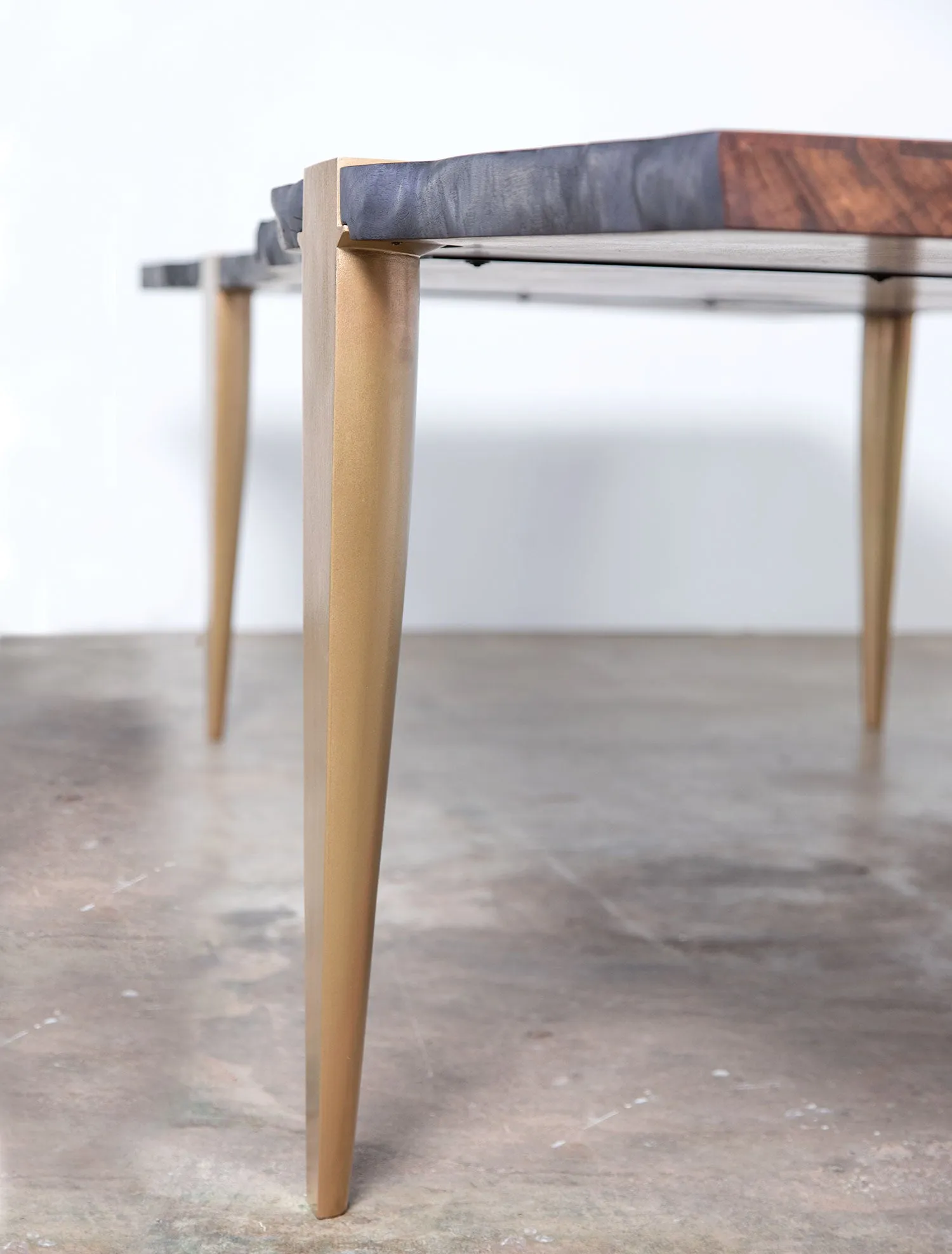 CRITICAL MASS DINING TABLE