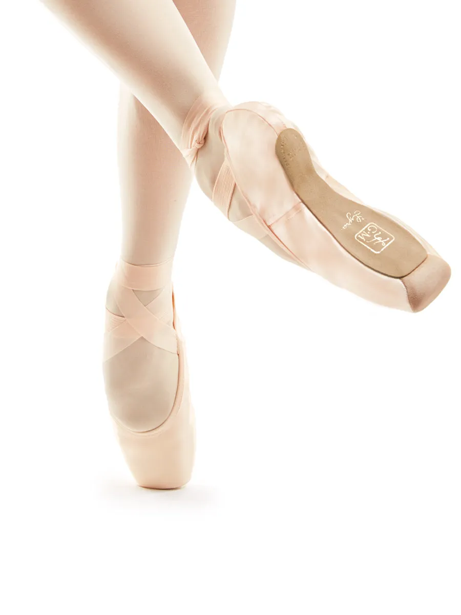 Gaynor Minden Pointe Shoe Lyra Classic (CL) 4 Feather (F) Pink