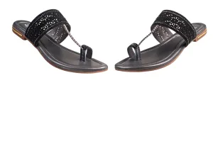 Titas Ladies Black Chappal (Cs C 250102)