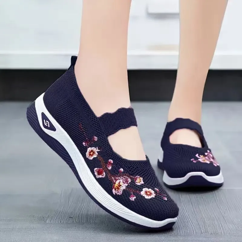 TRACY | ORTHOPAEDIC SLIP-ON SHOES WITH FLOWER EMBROIDERY