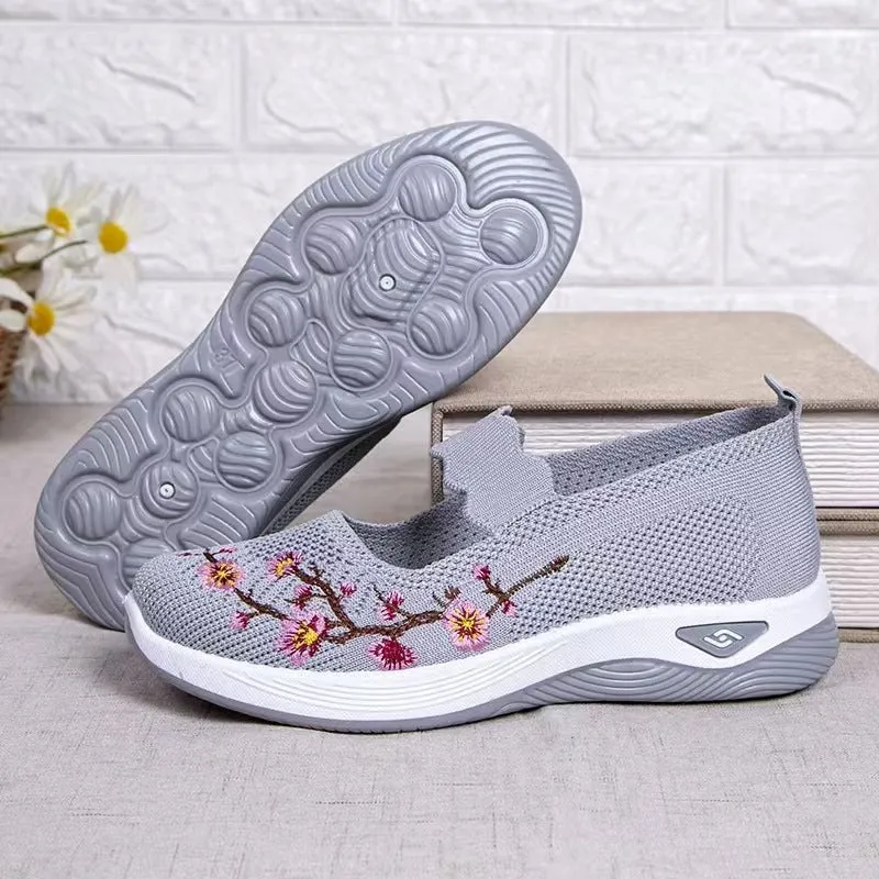 TRACY | ORTHOPAEDIC SLIP-ON SHOES WITH FLOWER EMBROIDERY