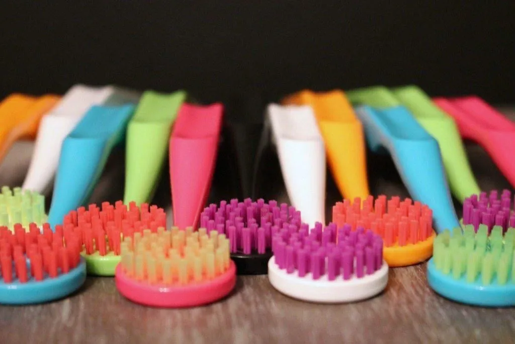 Tung Brush (with sample gel sachet)
