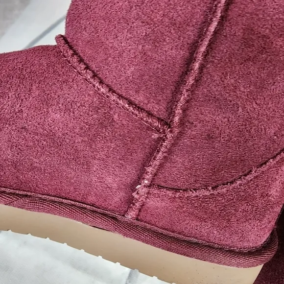UGG Koolaburra Suede Leather Shearling Fur Lined Winter Boots Cranberry Size 4
